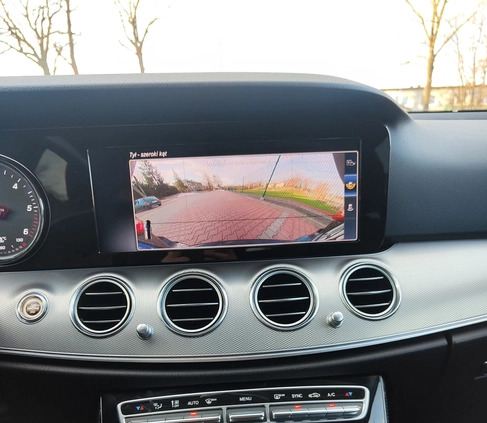 Mercedes-Benz Klasa E cena 93000 przebieg: 205000, rok produkcji 2017 z Chorzów małe 301
